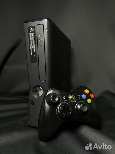 Xbox 360 Slim 250Gb (Прошита) + 990 Игр