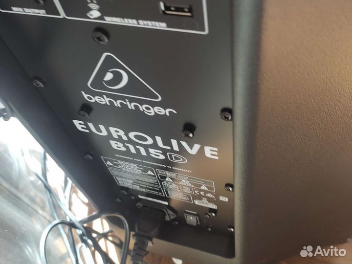 Активная акустика беренджер B 115D