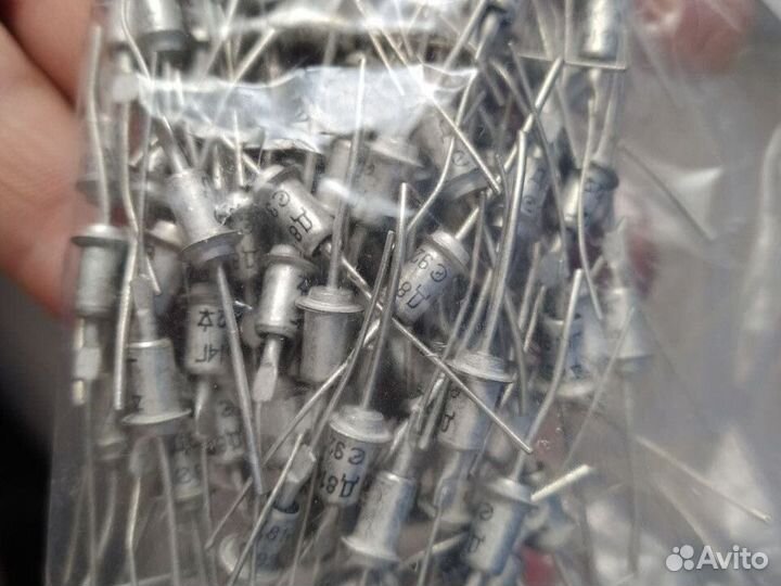 Стабилитроны Д818Г производства СССР