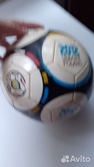 Футбольный мяч кожаный б/у,идеален для коллекции