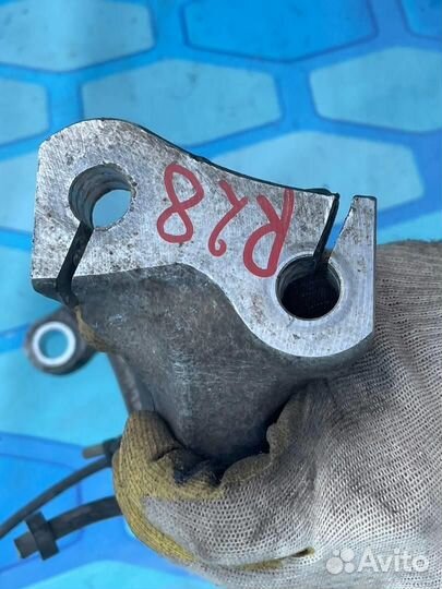 Кулак поворотный передний правый 4G0407254B