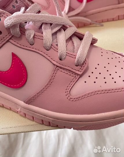 Nike dunk low triple pink (оригинал)