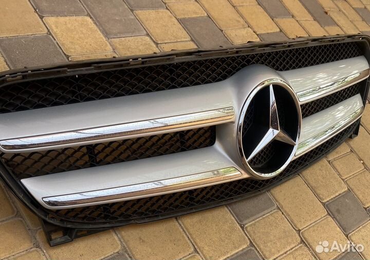 Решетка радиатора Мерседес Гла