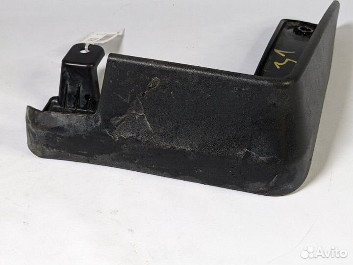 Брызговик передний правый Hyundai Tucson 3 TL 2.0