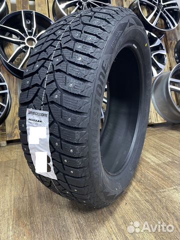 Bridgestone Blizzak Spike-02 SUV 235/65 R17 108T