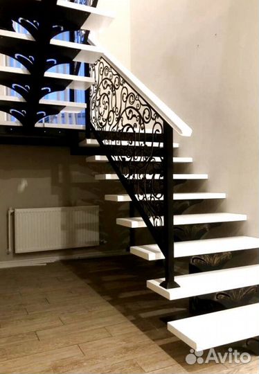 Поворотная лестница