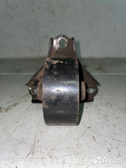 Подушка двигателя