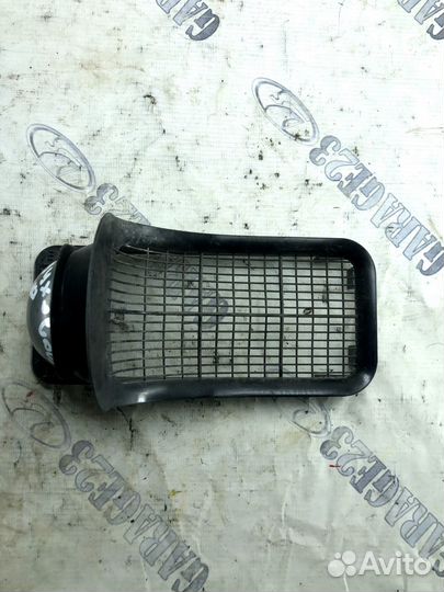 Решетка вентиляционная багажника Volkswagen Polo 5