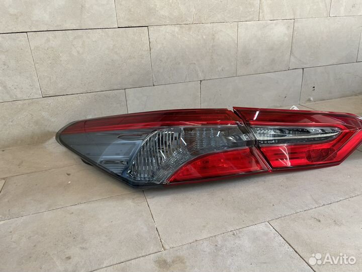Toyota Camry v70 Фонарь задний