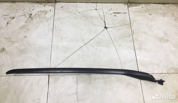 Молдинг лобового стекла левый Lexus RX