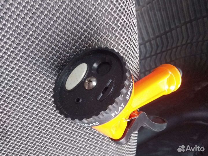 Дождеватель и пистолет поливочный