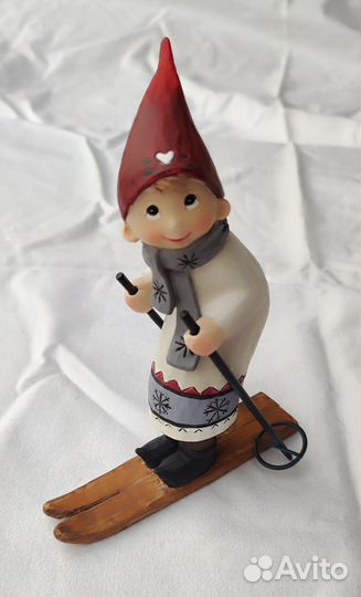 Фигурка Гном мальчик на лыжах. Новогодняя игрушка