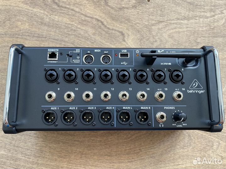 Микшерный пульт behringer xr16 (xair)