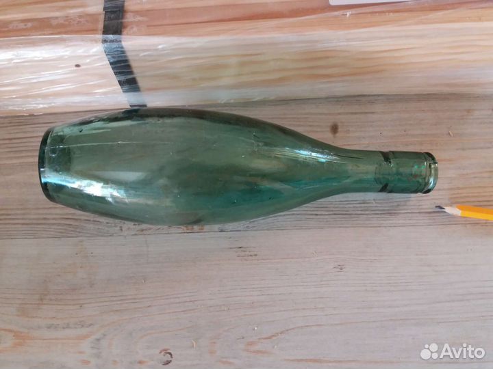 Старинная коллекционная бутылка мин.вода