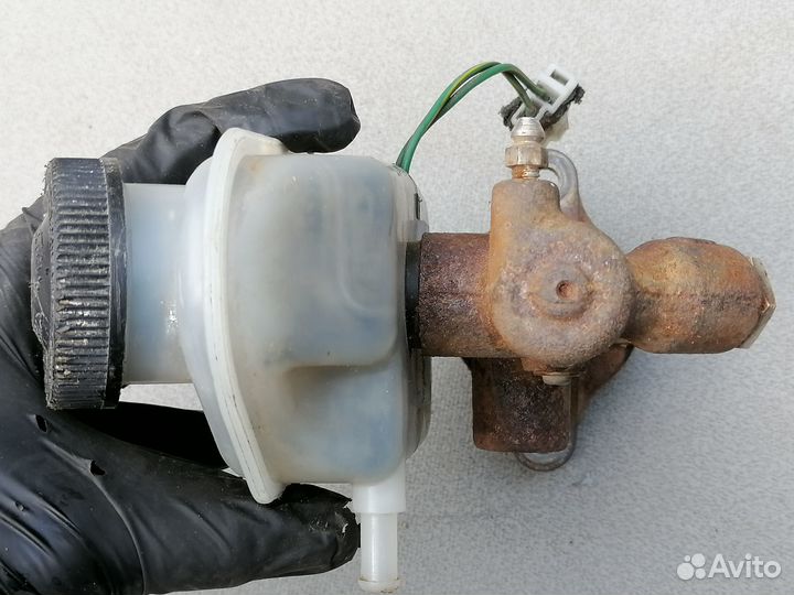 Главный тормозной цилиндр Mazda Bongo