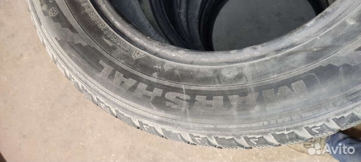 Kumho I'Zen KW22 215/55 R16