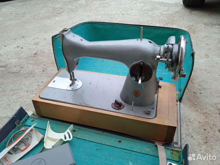 Швейная машинка