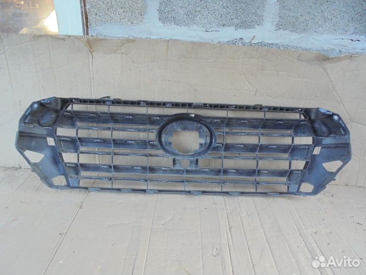 Решетка радиатора Toyota Land Cruiser 200 2015-21