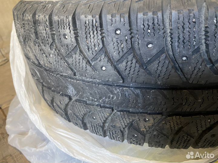 Bridgestone Ice Cruiser 7000 205/60 R16