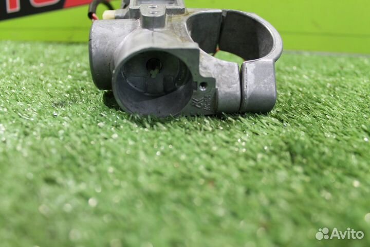 Замок зажигания nissan A33 cefiro