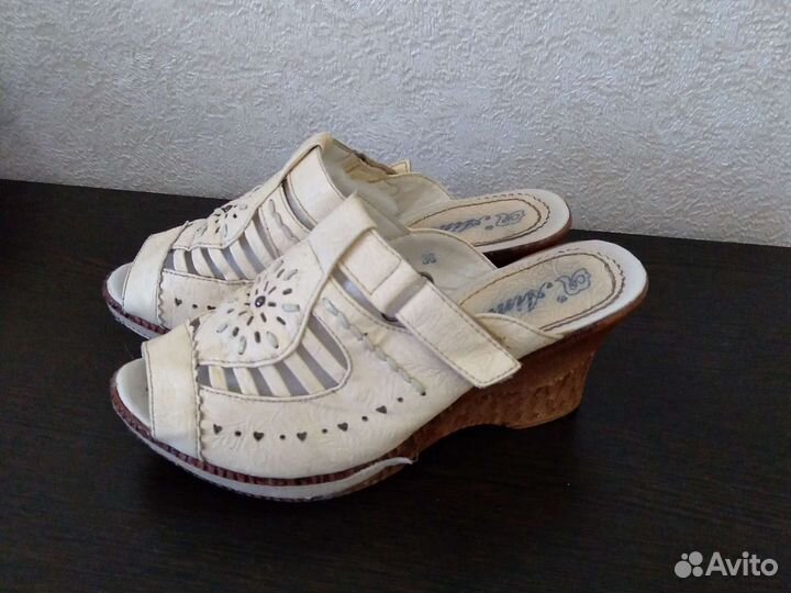 Шлепанцы женские 36 размер