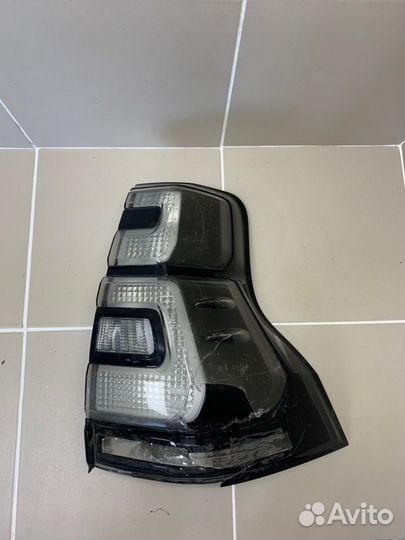 Фонарь задний правый Toyota Land Cruiser Prado 120