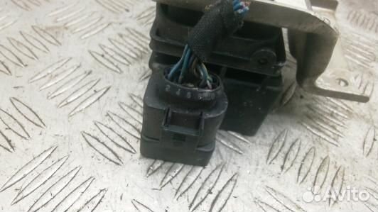 Клапан пневмоподвески audi A8 D3 (LNT04W201)