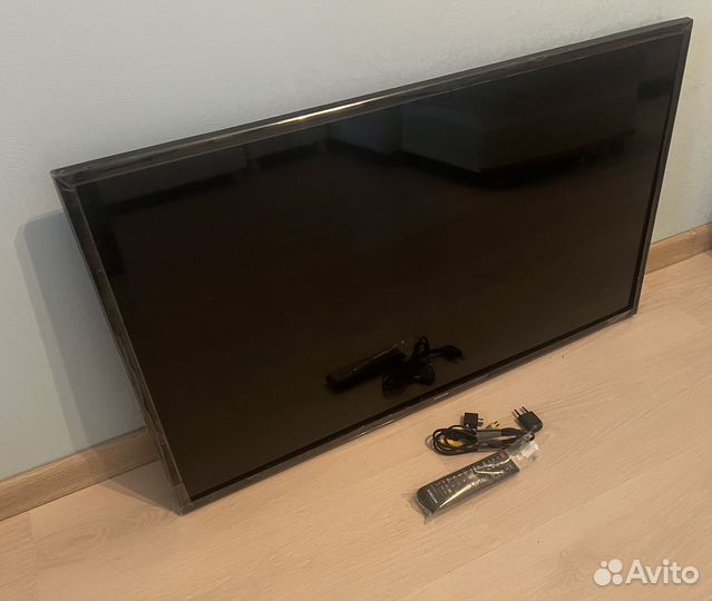 Samsung 43 SMART телевизор. Битая матрица