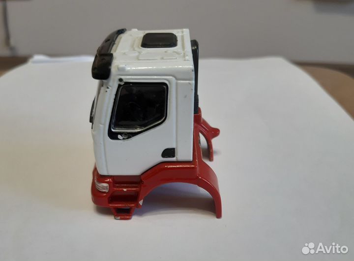 Кабина Renault Kerax 1/50 joal