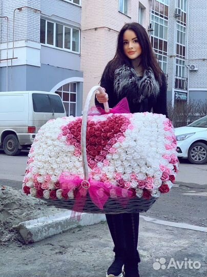 Букет 101 роза 8 марта праздник цветы из мыла