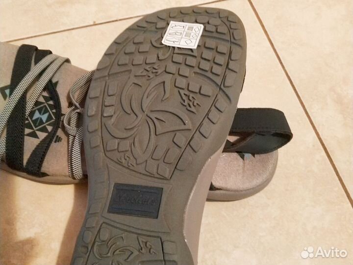 Новые сандалии Skechers, размер 38.5