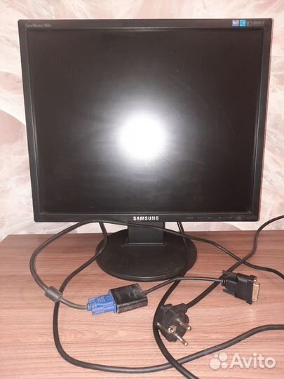 Монитор Samsung SyncMaster 943n