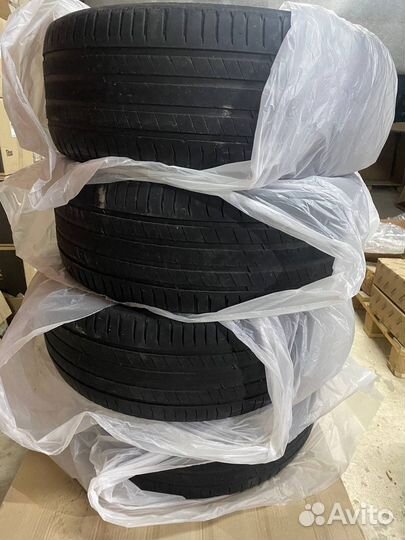 Michelin Latitude Sport 3 235/50 R19