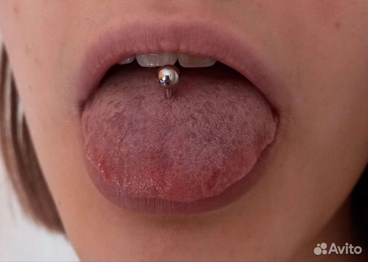 Мастер пирсинга