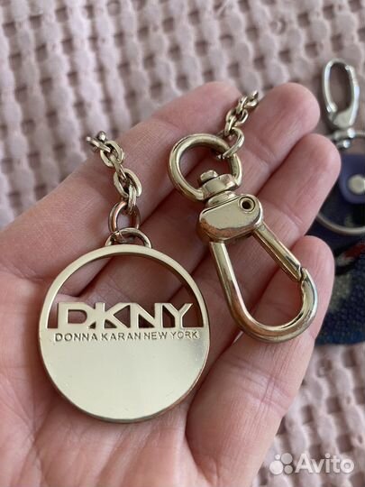 Брелок dkny