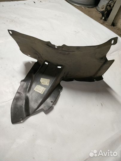 Подкрылок передний правый VW Passat 05-10