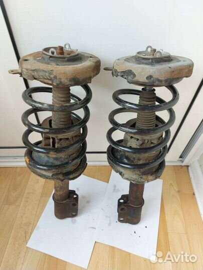 Передние стойки Renault scenic 1