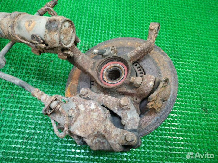 Кулак поворотный передний правый Volkswagen Passat