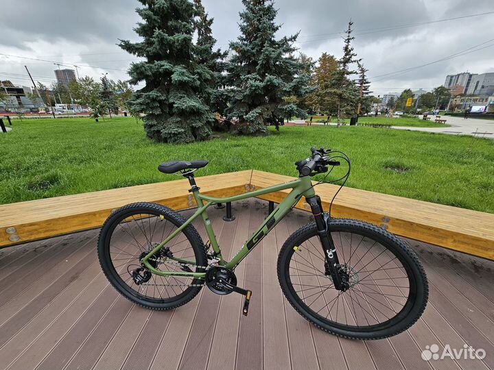 Велосипед GT зеленый
