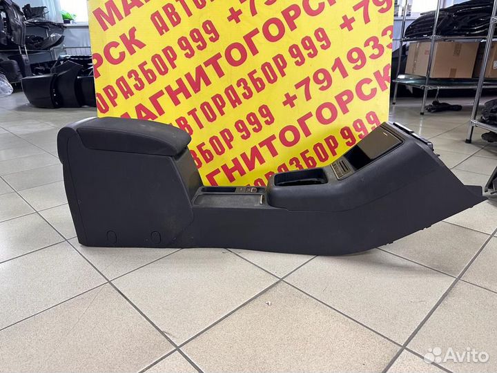 Подлокотник в сборе volkswagen tiguan