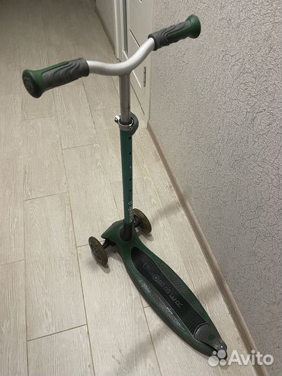 Самокат светящийся globber master lights