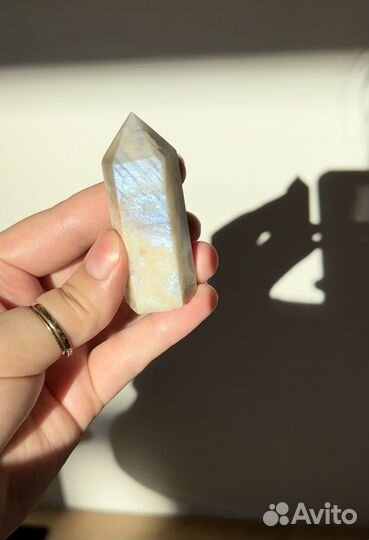 Лунный камень кристалл-генератор