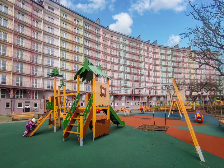 3-к. квартира, 100 м², 4/10 эт.