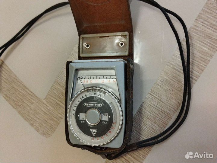 Фотоаппарат Вилия-авто и Экспонометр Ленинград 4