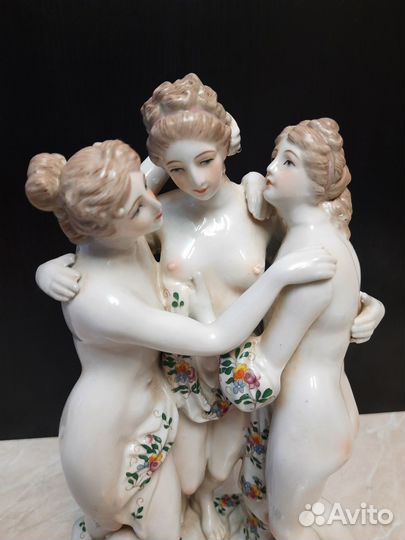 Интерьерная статуэтка 