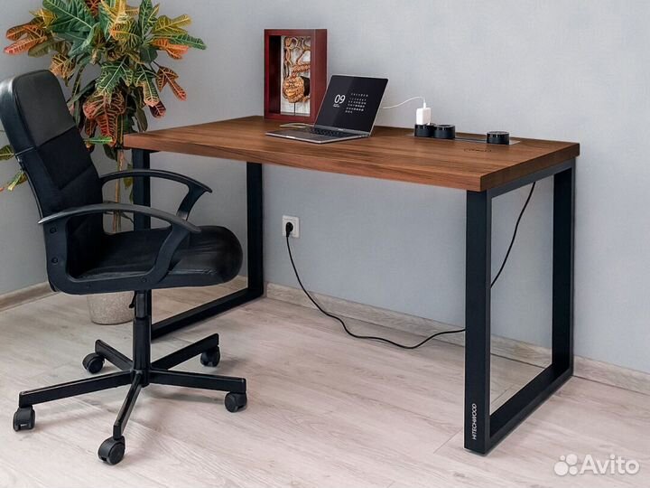 Компьютерный стол из массива бука