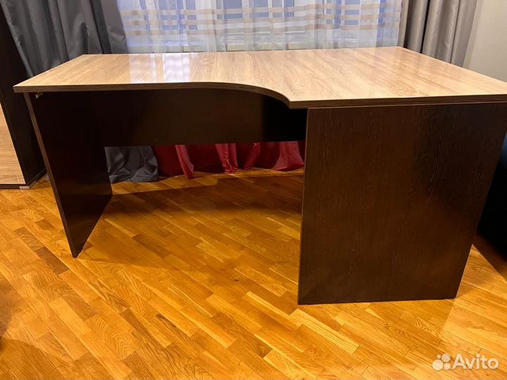 Стол компьютерный