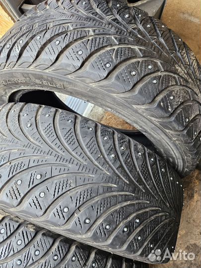 Sava Eskimo Stud 215/55 R17