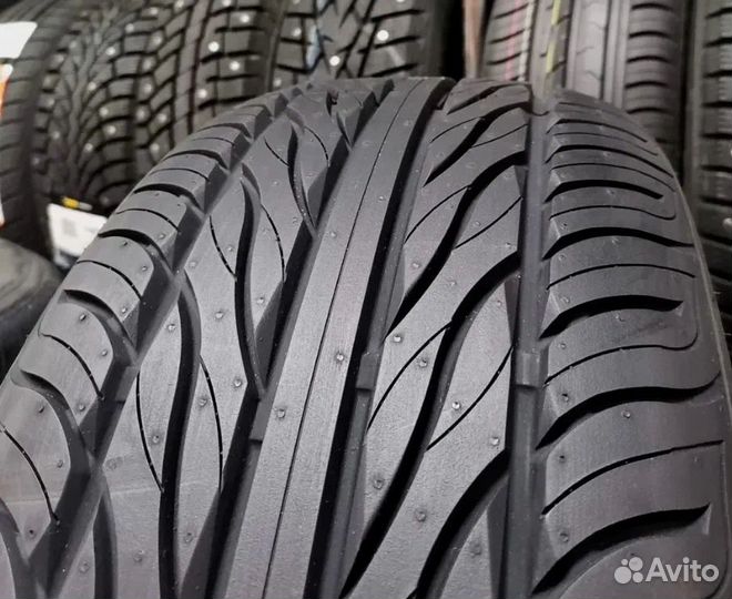 Maxxis MA-Z4S Victra 215/45 R17 91W