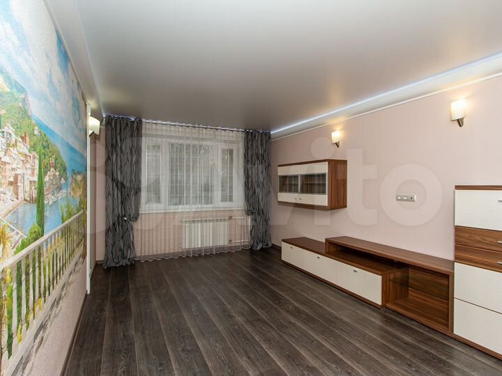 3-к. квартира, 110 м², 1/10 эт.